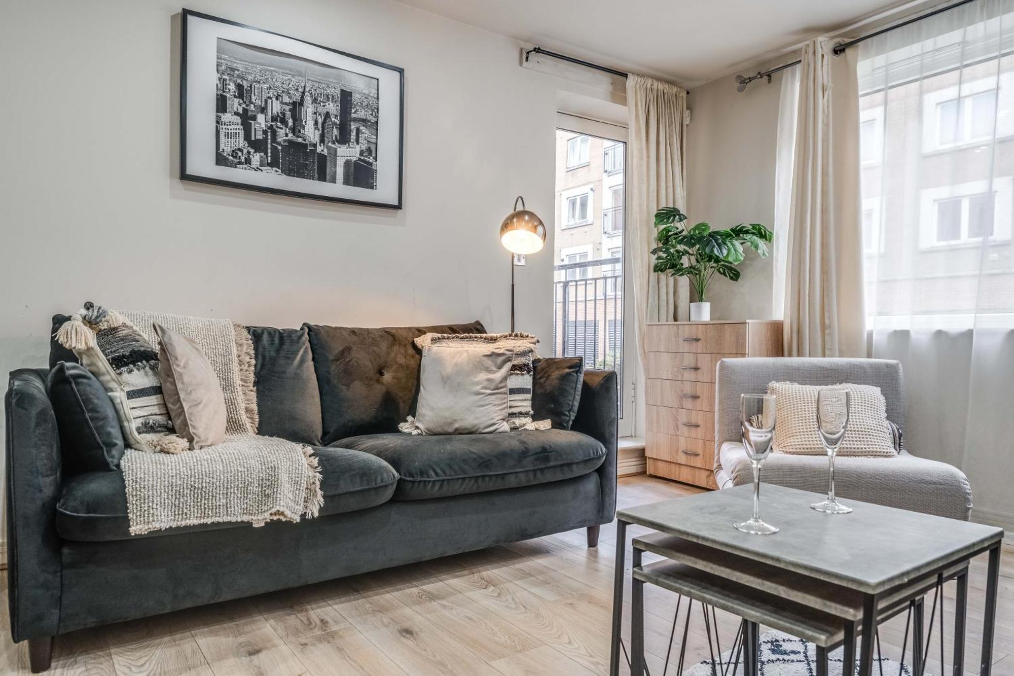 Canary Wharf O2 Excel Flat With Parking & Balcony Londra