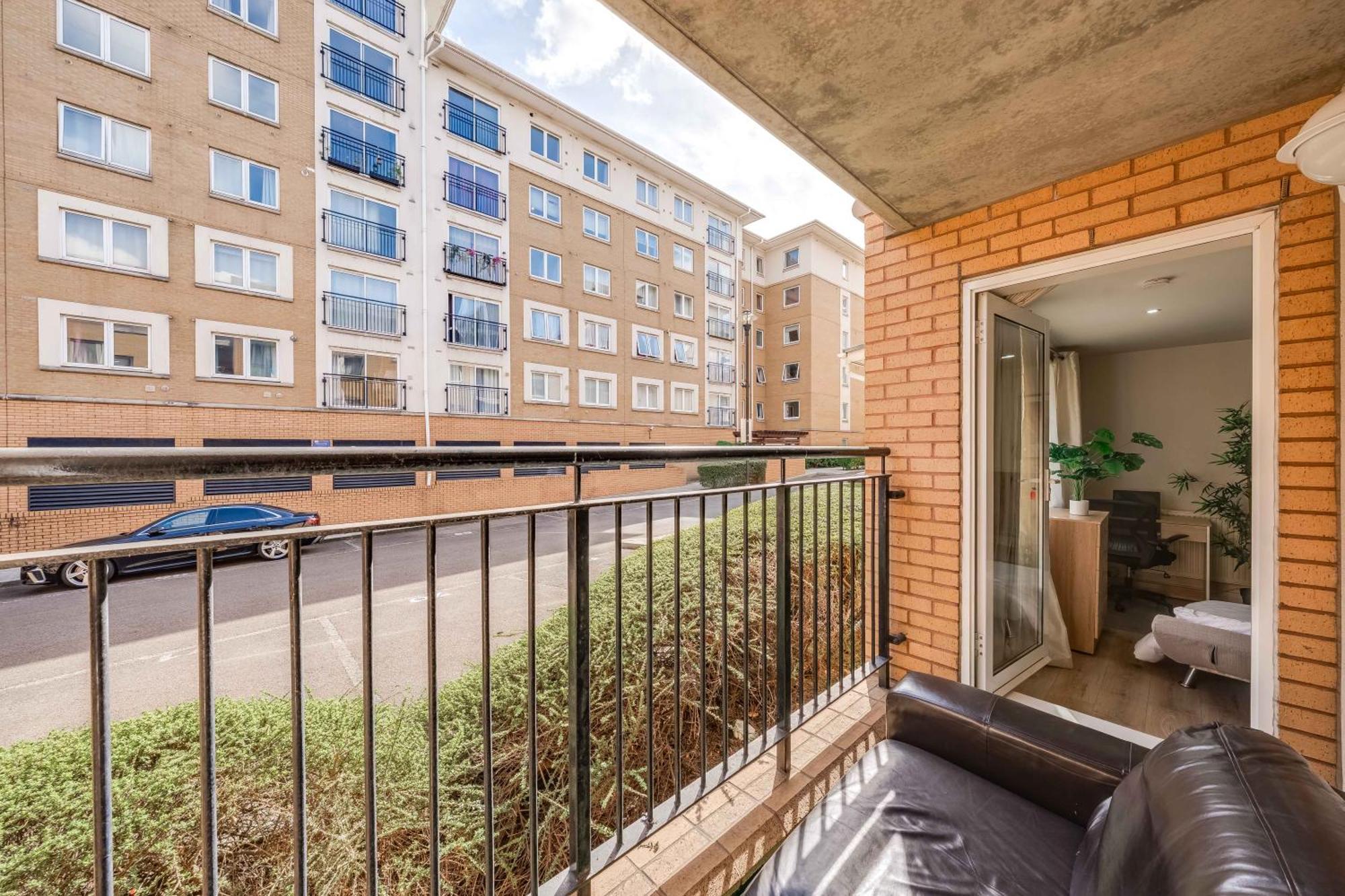 Apartament Canary Wharf O2 Excel Flat With Parking & Balcony *