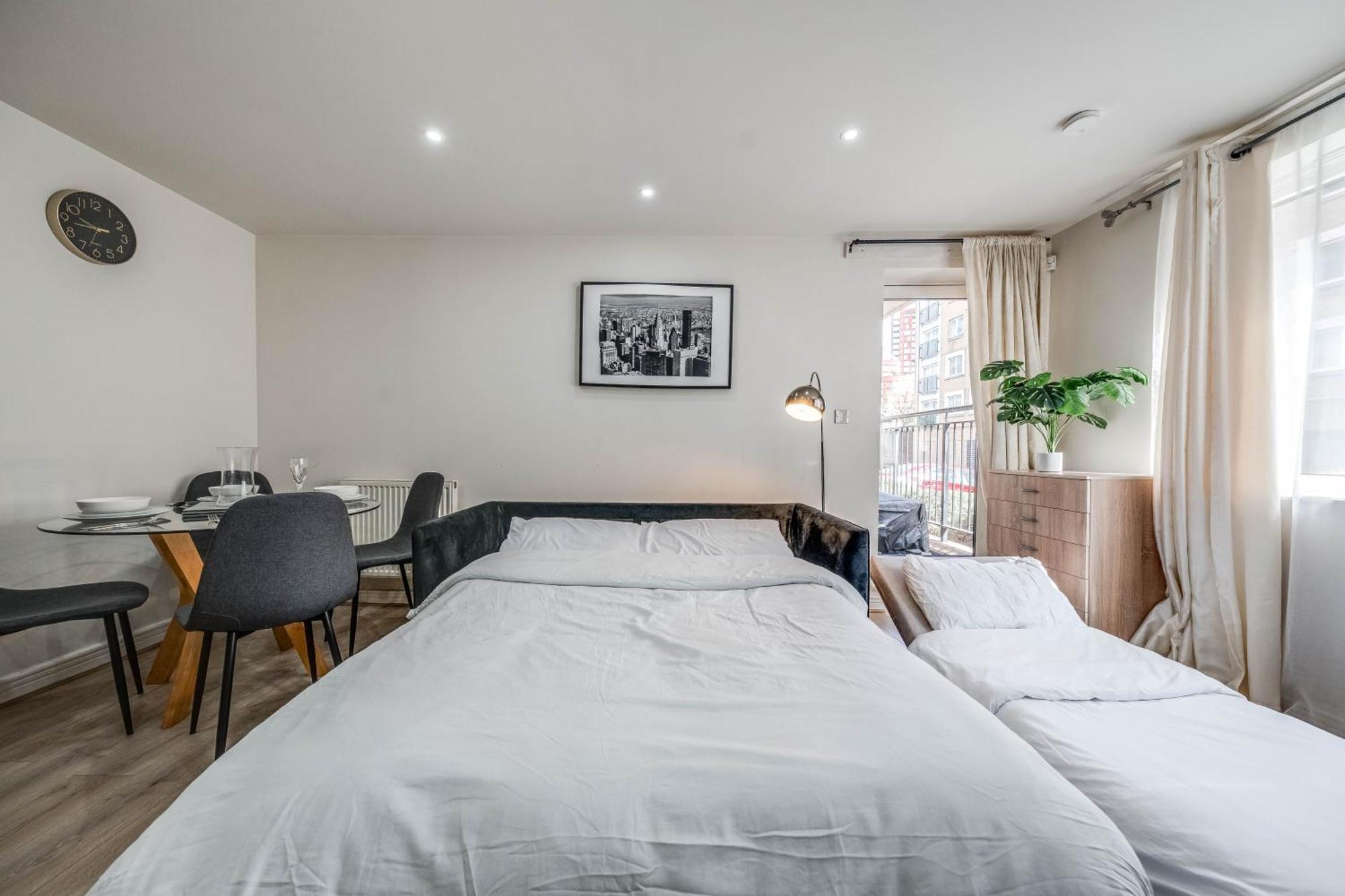 Canary Wharf O2 Excel Flat With Parking & Balcony * Londra