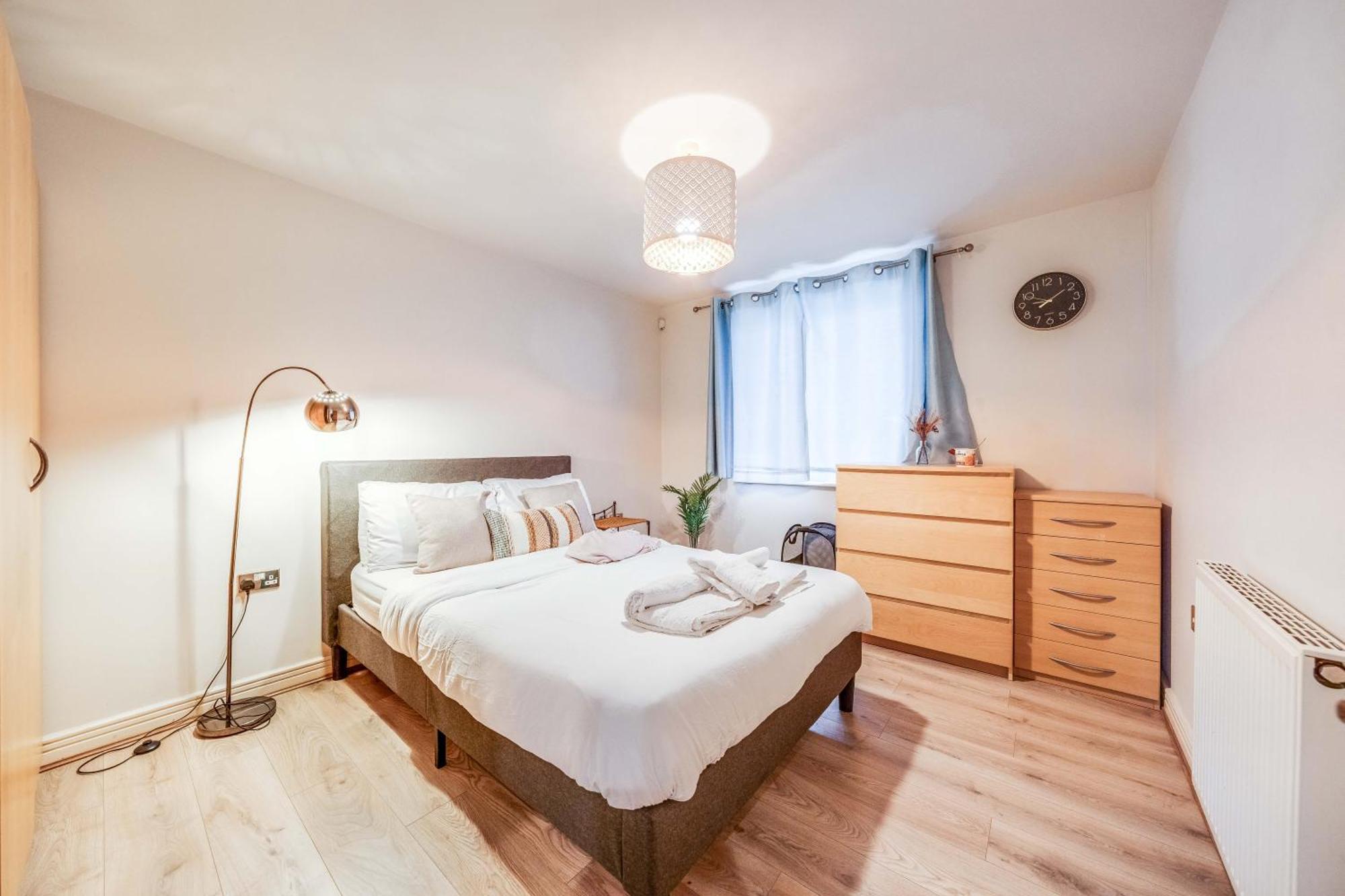 Canary Wharf O2 Excel Flat With Parking & Balcony * Londra